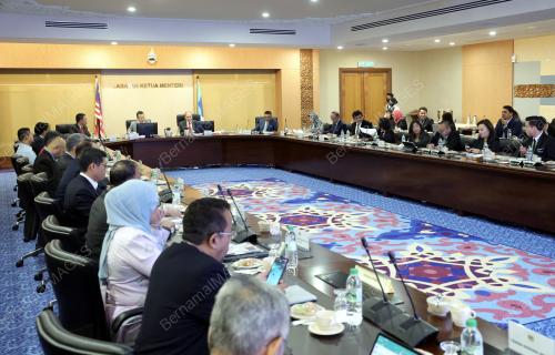 DATUK SERI HAJIJI NOOR