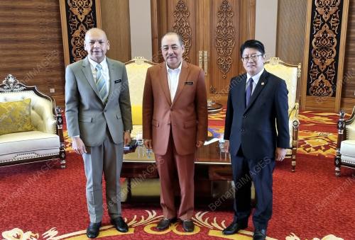 DATUK SERI HAJIJI NOOR
