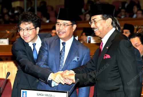 SB03_13062013_ANGKAT_SUMPAH