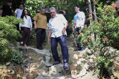 TAN SRI WAN AHMAD DAHLAN