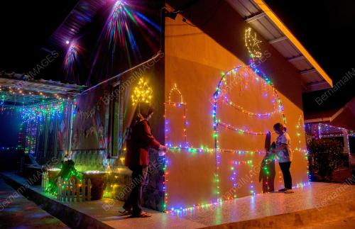 DEKORASI MERIAH LAMPU RAYA