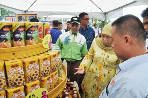 AZIZA MOHD DUN