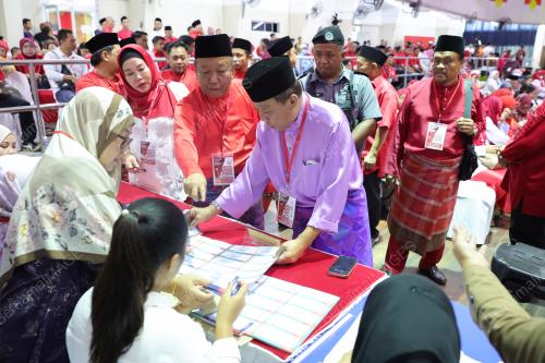 MESYUARAT PERWAKILAN UMNO