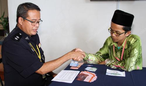 SB03_18062016_POLIS_ZAKAT