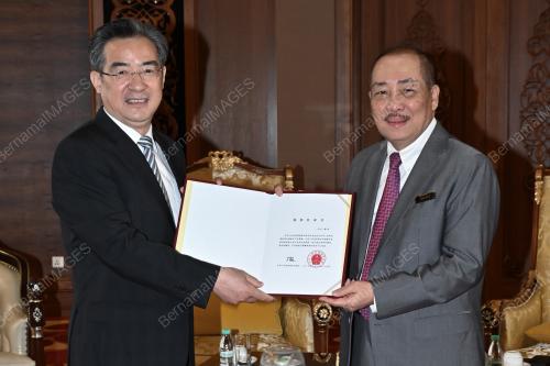 DATUK SERI HAJIJI NOOR