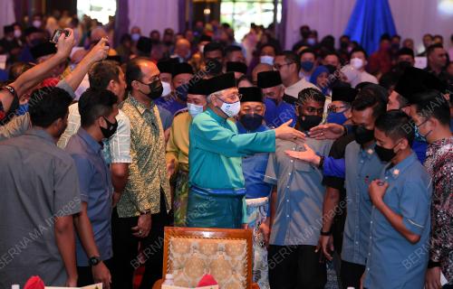 DATUK SERI ISMAIL SABRI YAAKOB