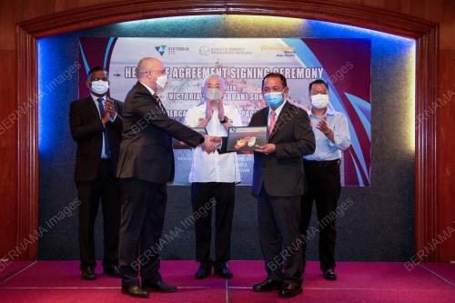 DATUK SERI DR WEE KA SIONG