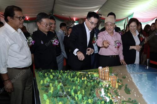 DATUK SERI HAJIJI NOOR