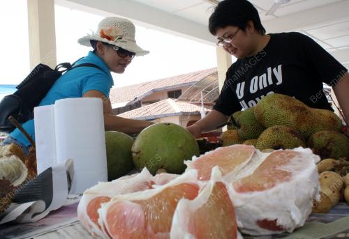 SB03_23022012_PESTA_BUAH