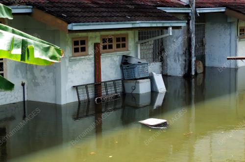 BANJIR LANDA UMSKAL