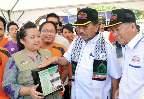 SB03_24112012_TABUNG_PALESTIN