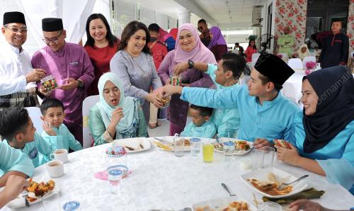 SB03_25062017_HARI_RAYA