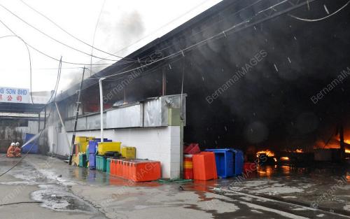 SB03_26022011_TERBAKAR