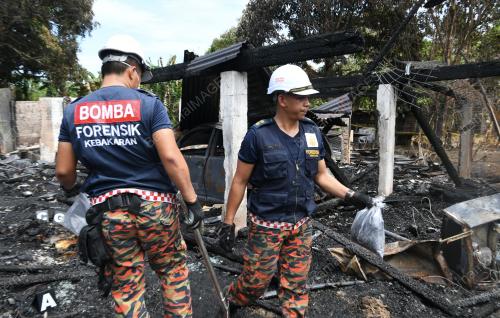 KEBAKARAN KG BANDAU MEMBAKUT