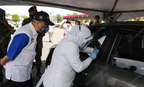 DATUK SERI ISMAIL SABRI YAAKOB