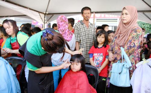 SB03_27122016_POTONG_RAMBUT