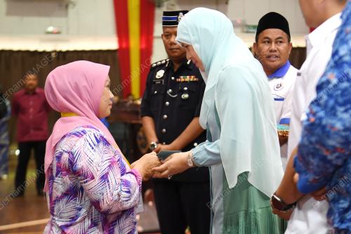 TOH PUAN NORLIDAH TAN SRI R.M.JASNI