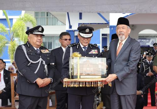 TUN JUHAR MAHIRUDDN