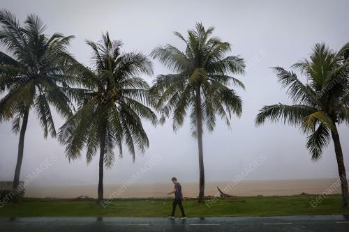 CUACA HUJAN MENJELANG HARI PENGUNDIAN