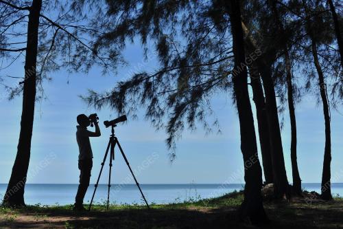 PENGGEMAR PEMERHATI BURUNG MIGRASI