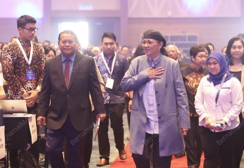 DATUK HANIFAH HAJAR TAIB