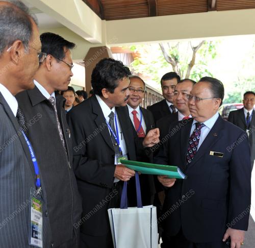TAN SRI JOSEPH PAIRIN KITINGAN