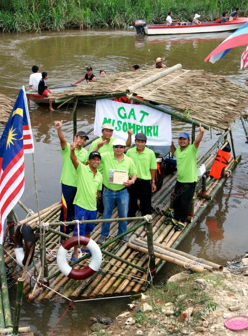 SB03_30092012_PESTA_RAKIT