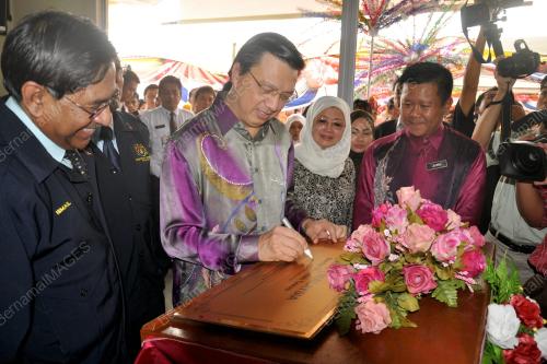 LIOW TIONG LAI