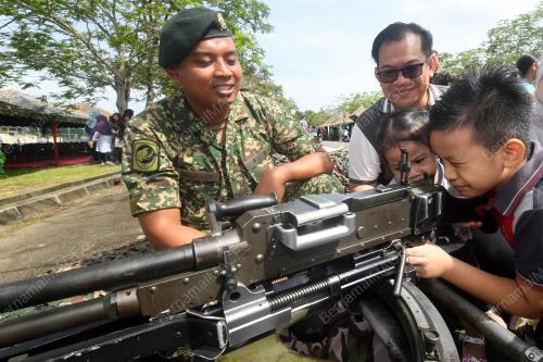HARI TENTERA DARAT KE-87