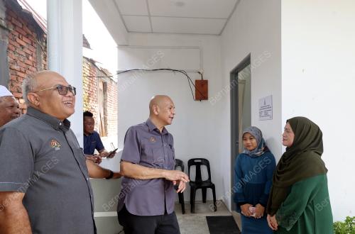 DATUK ARMIZAN ALI MELAWAT POJEK KERAJAAN DI PAPAR