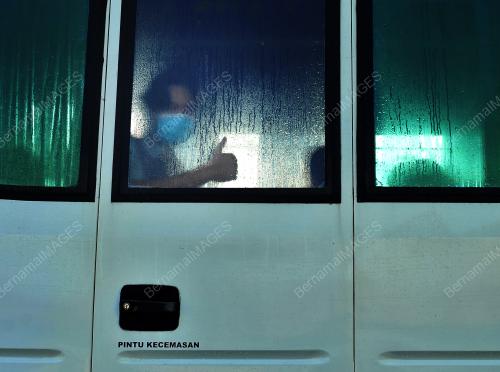 STUDENTS RETURNING HOME