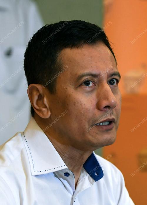 DATUK AZHAR AZIZAN HARUN
