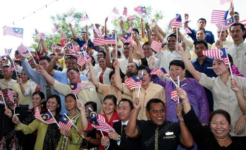 KEMPEN MENGIBARKAN JALUR GEMILANG
