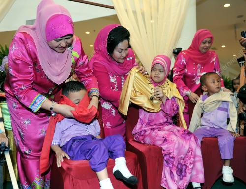 DATIN SERI ROSMAH MANSOR