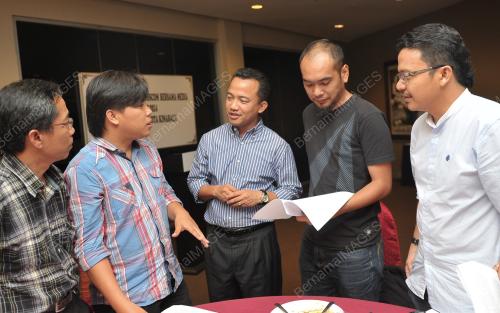 SB04_04102014_ESSCOM