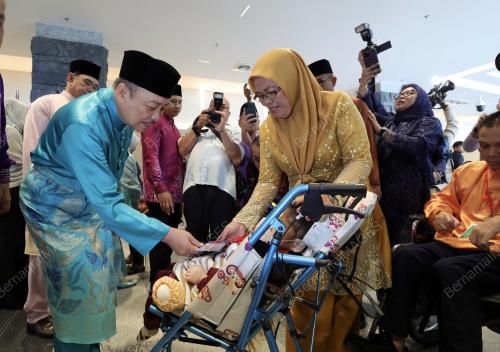 DATUK SERI HAJIJI NOOR