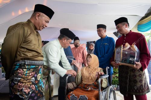 DATUK DR MOHD NA'IM MOKHTAR
