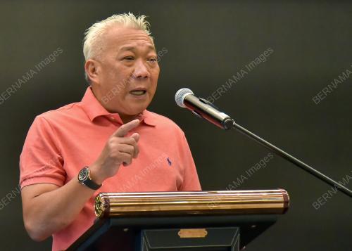 DATUK SERI BUNG MOKTAR RADIN
