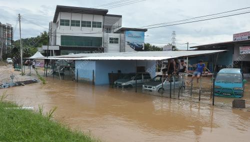 SB04_07102014_BANJIR