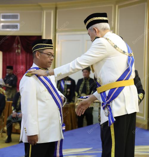 TUN JUHAR MAHIRUDDIN