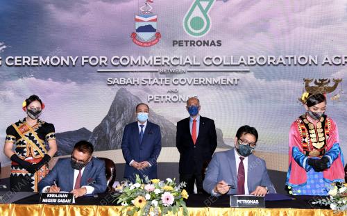DATUK HAJIJI NOOR-PETRONAS