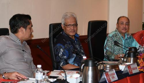 DATUK SERI HAMZAH ZAINUDDIN