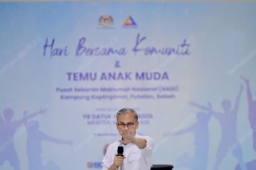 DATUK FAHMI FADZIL