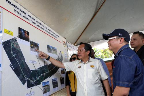 DATUK SERI DR AHMAD MASLAN