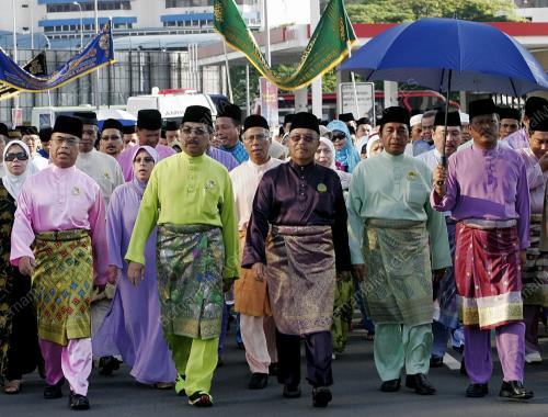 TUN AHMADSHAH ABDULLAH