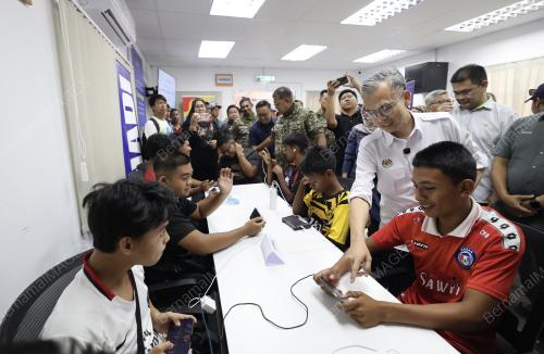 DATUK FAHMI FADZIL