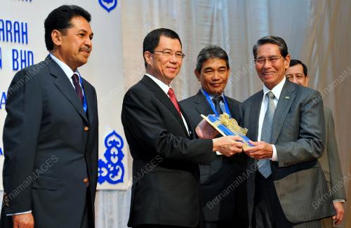 DATUK DR. YEE MOH CHAI