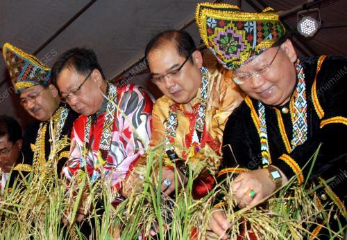 TAN SRI JOSEPH PAIRIN KITINGAN