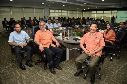 SB04_13072018_MEETING