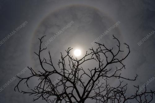 RAKAM GAMBAR HALO MATAHARI